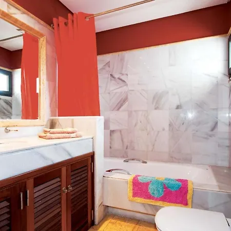 Villa Playa Blanca Sleeps 4 Wifi *